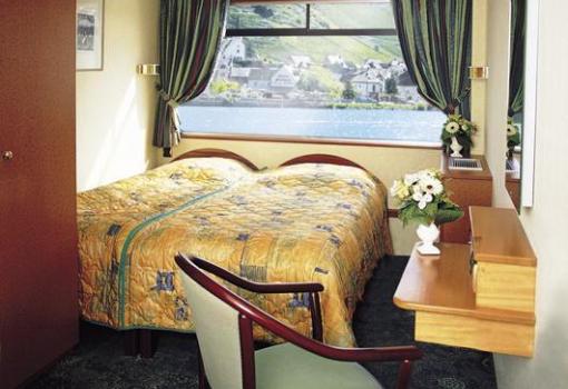 Una de las cabinas, todas exteriores (MS Douce France)